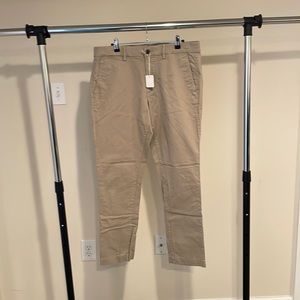 Gap Slim Khaki Pants 34/30